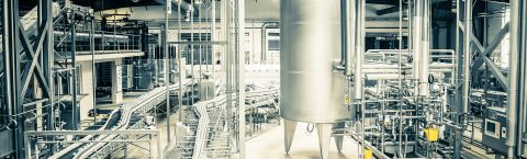 Nuestras cervecerías están instaladas en el Reino Unido... más de 100 clientes en todo el mundo...